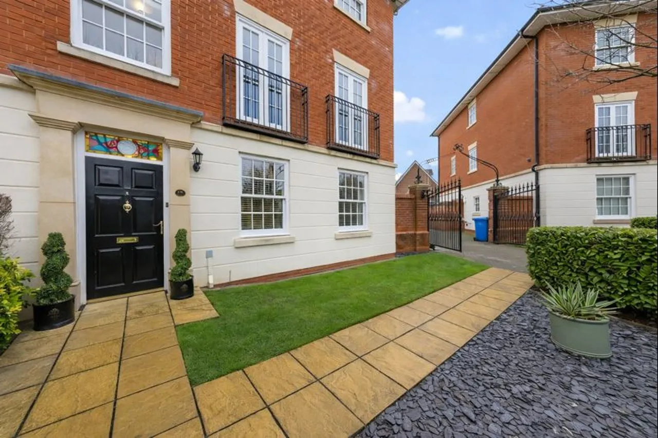 Winwick Park Avenue, Winwick, Warrington, Warrington, WA2 8XA, photo 5