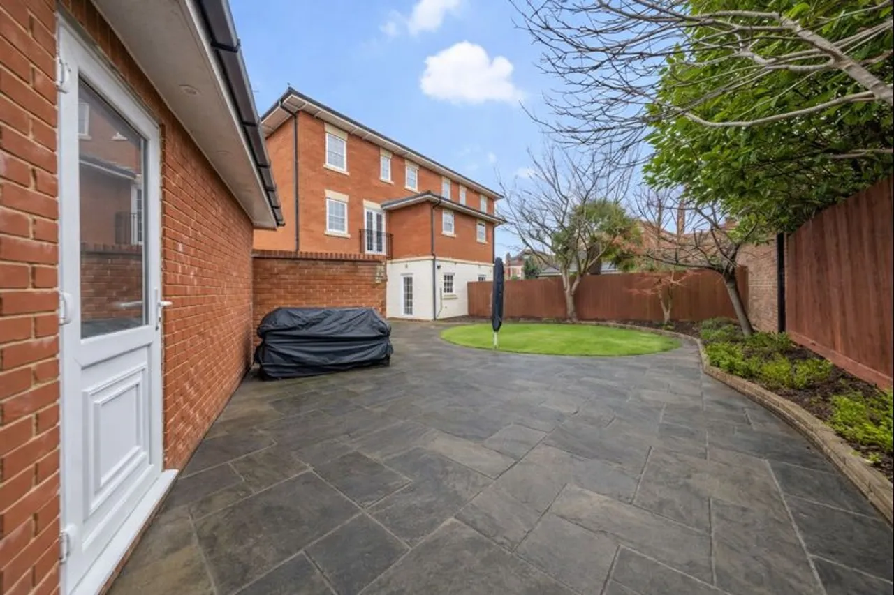 Winwick Park Avenue, Winwick, Warrington, Warrington, WA2 8XA, photo 4