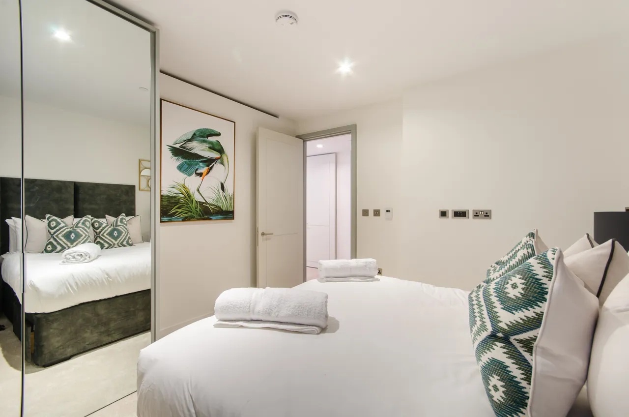 Apartment 23, Garrett Mansions, West End Gate, London, photo 6