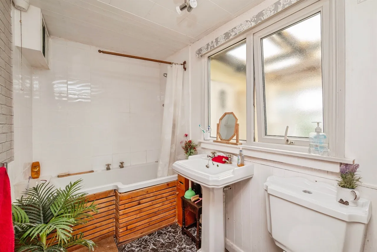 Staithe Road, Repps With Bastwick, Great Yarmouth, photo 11