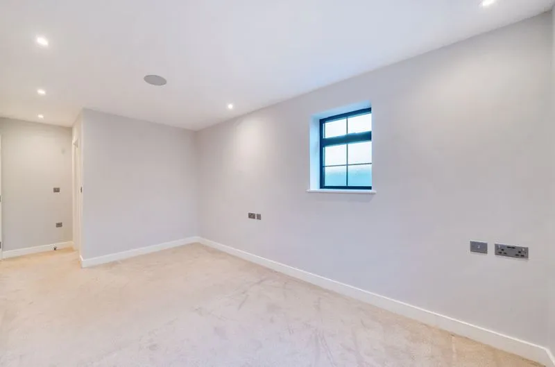 4 Church Road, Kenley CR8 5DU, photo 13