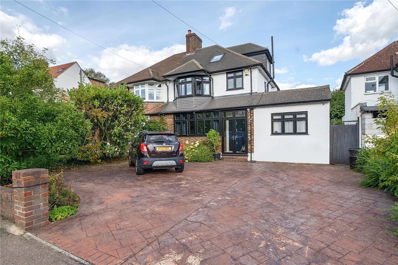 5 bed house for sale — Riefield Road, SE9