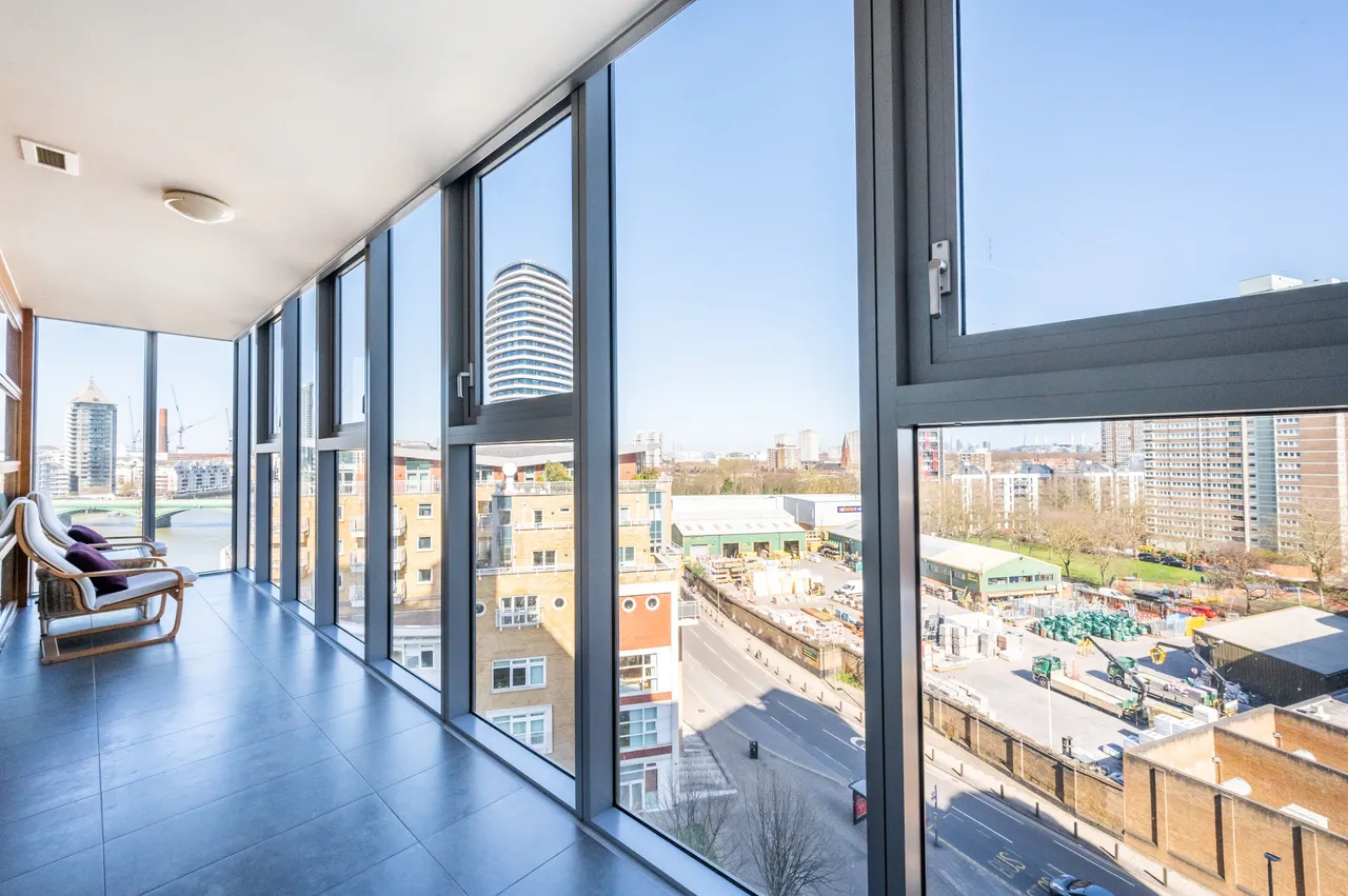 702 Falcon Wharf, 34 Lombard Road, London, photo 5