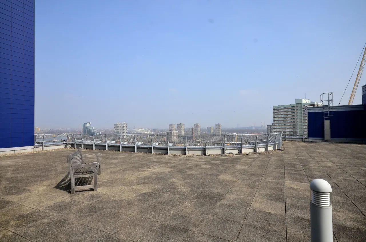 1 bed flat to rent — 702 Falcon Wharf, 34 Lombard Road, London