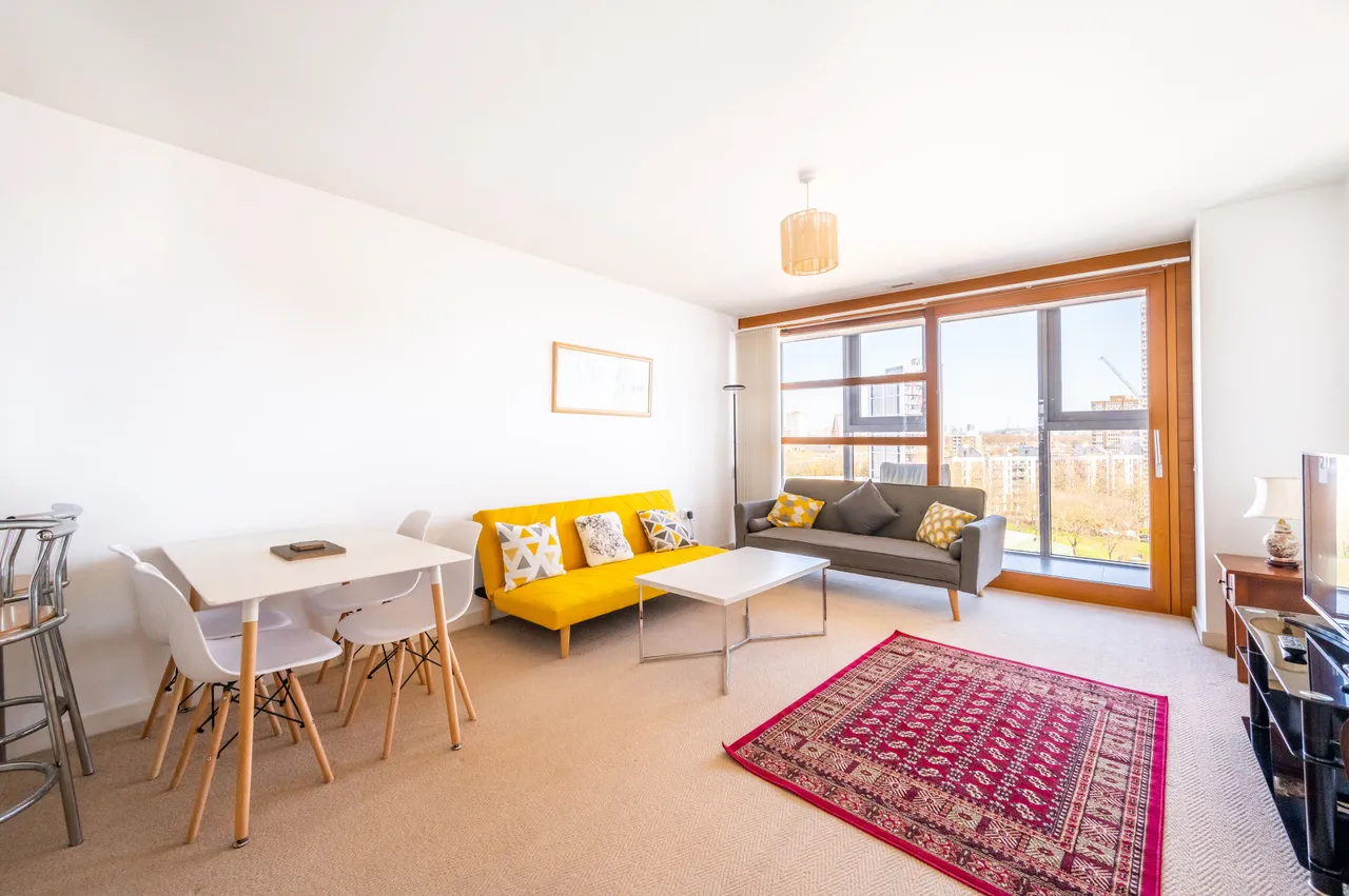 702 Falcon Wharf, 34 Lombard Road, London, photo 3