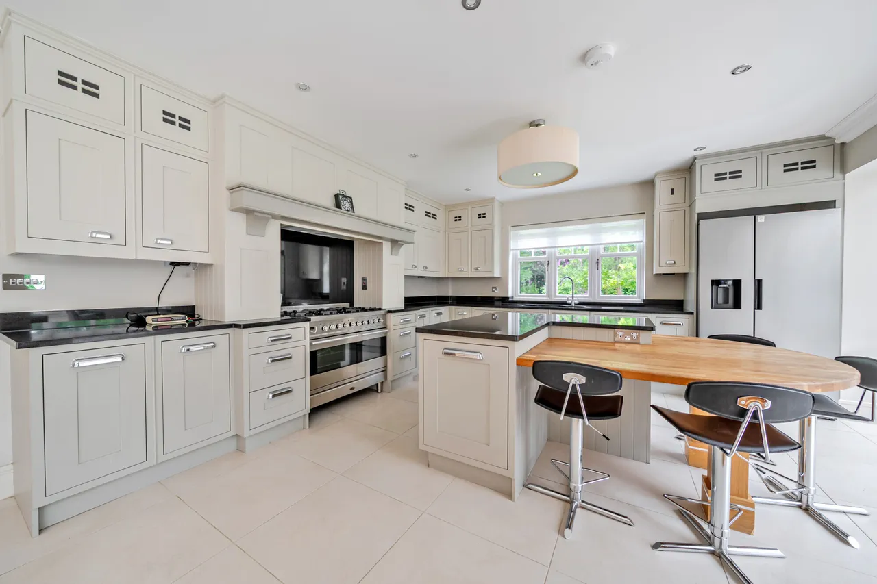 Parklands Close, Lower Bourne, Farnha..., photo 6