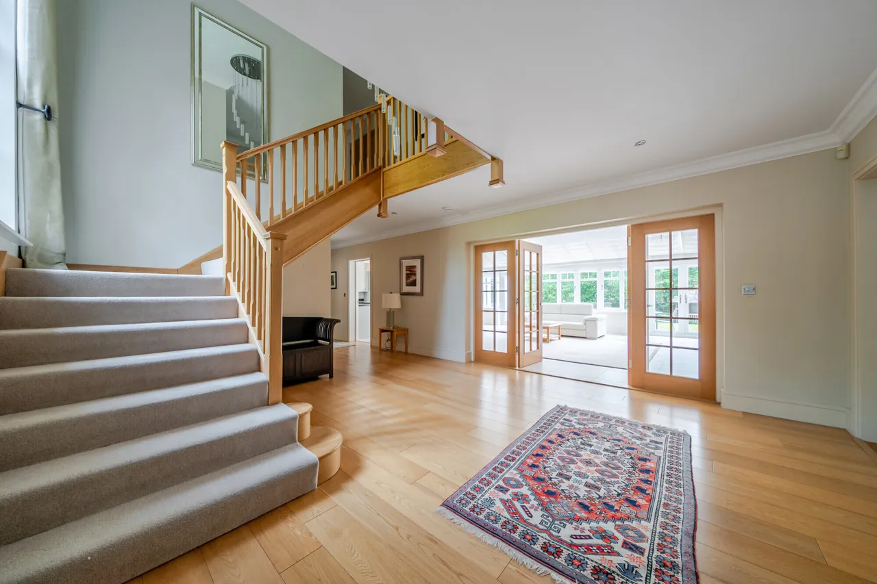 Parklands Close, Lower Bourne, Farnha..., photo 2