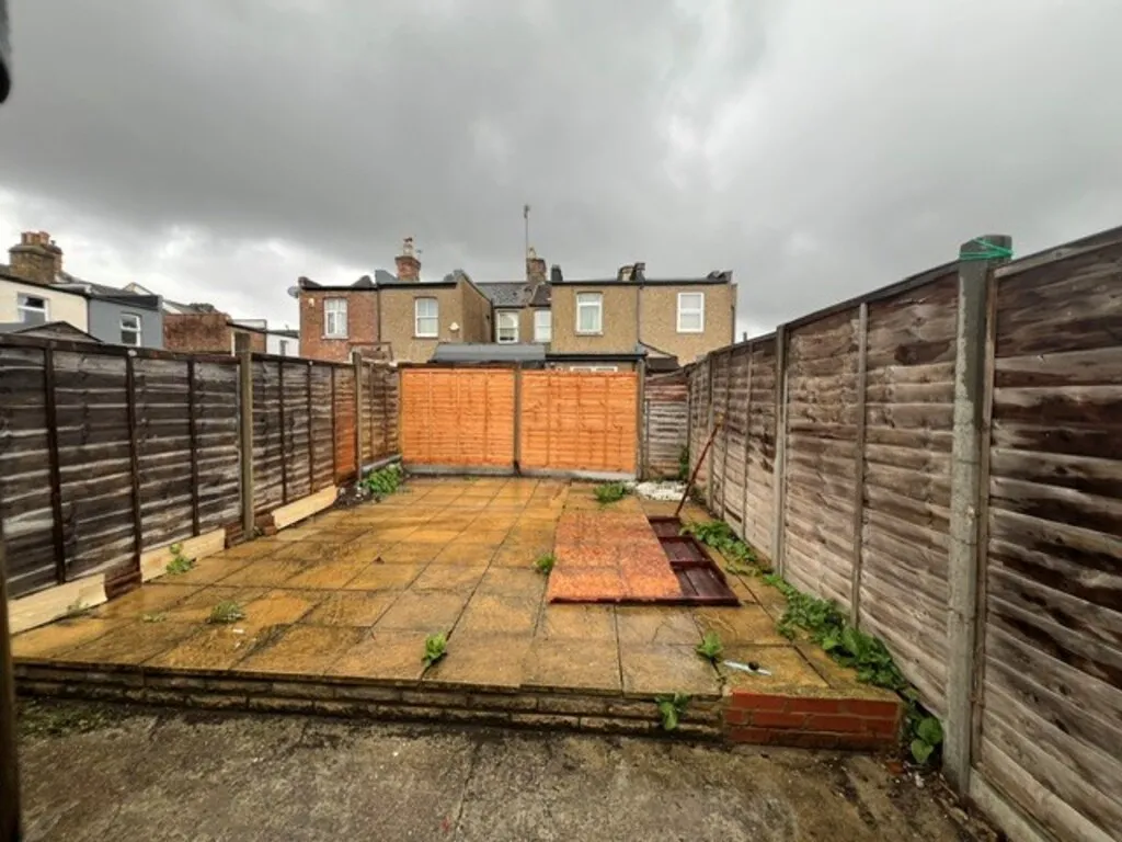 Wimborne Road, Edmonton, N9, photo 12