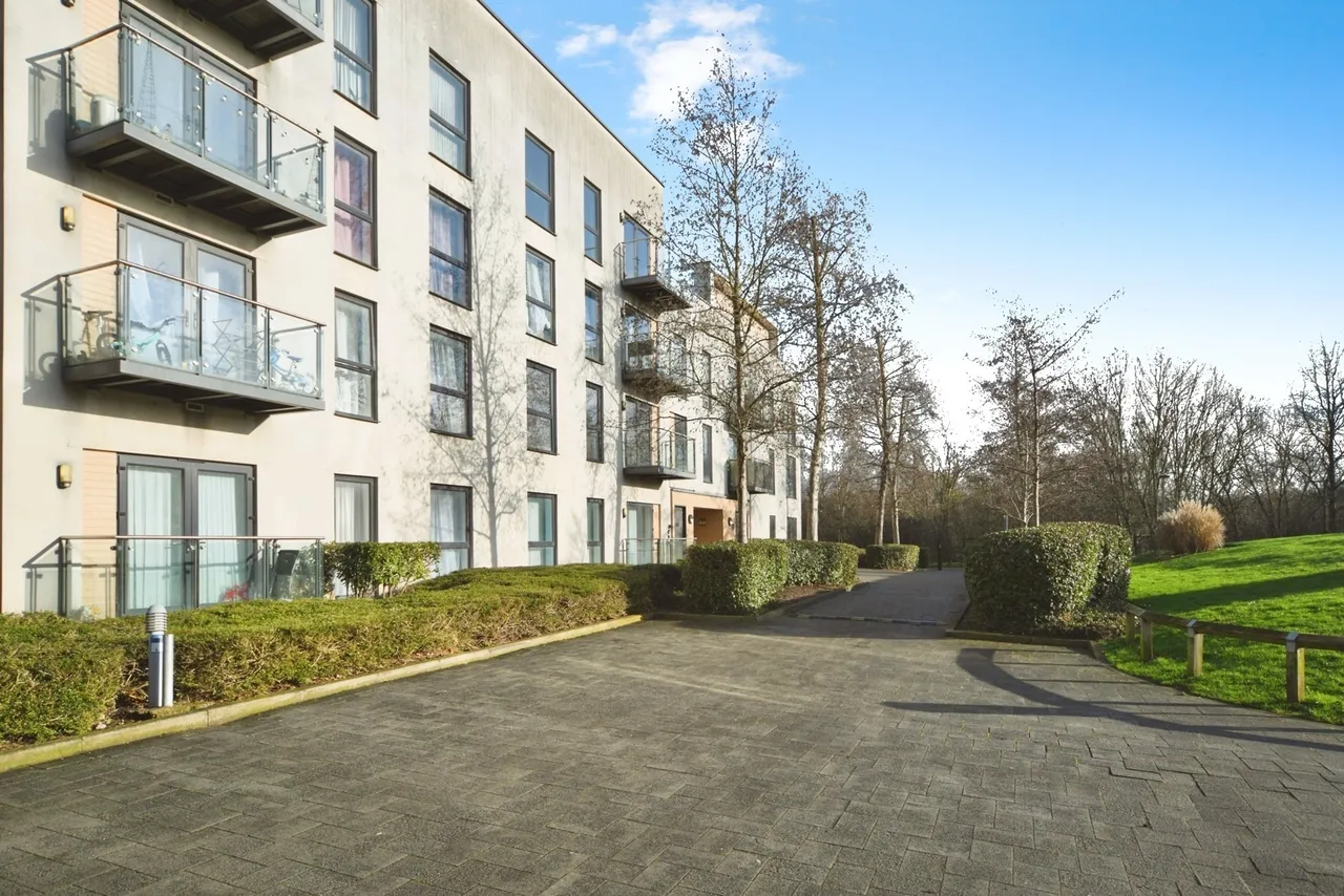 Magnetic Crescent, ENFIELD, Middlesex, EN3, photo 23