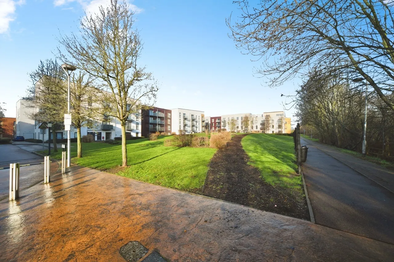 Magnetic Crescent, ENFIELD, Middlesex, EN3, photo 21