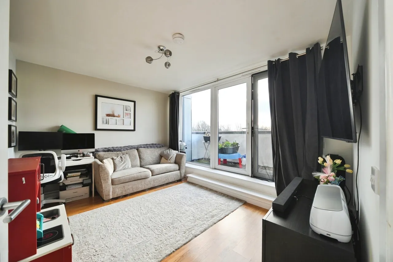 Magnetic Crescent, ENFIELD, Middlesex, EN3, photo 13