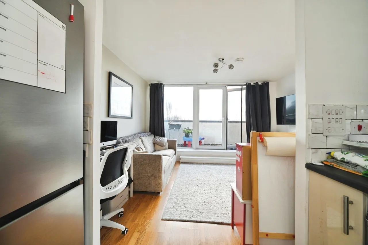 Magnetic Crescent, ENFIELD, Middlesex, EN3, photo 4