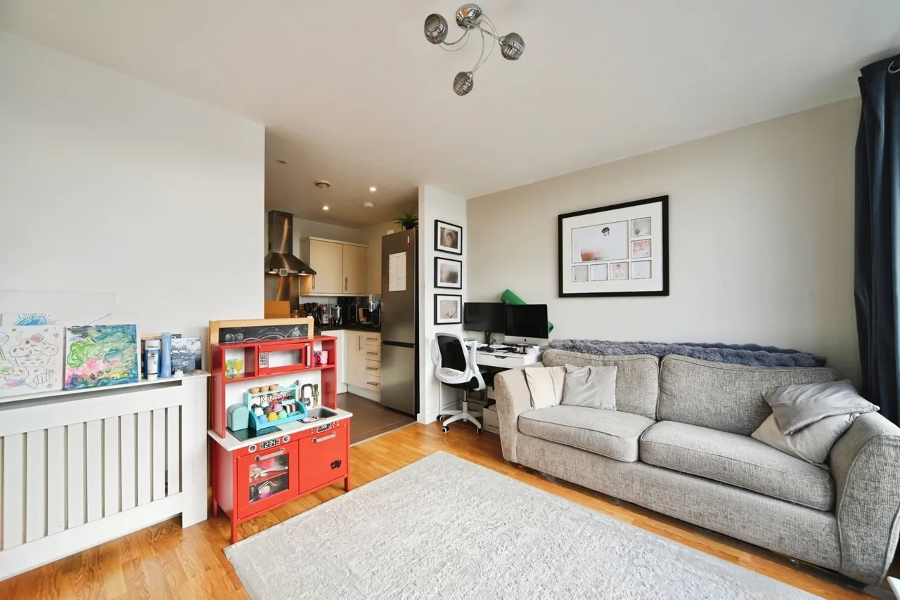 Magnetic Crescent, ENFIELD, Middlesex, EN3, photo 12