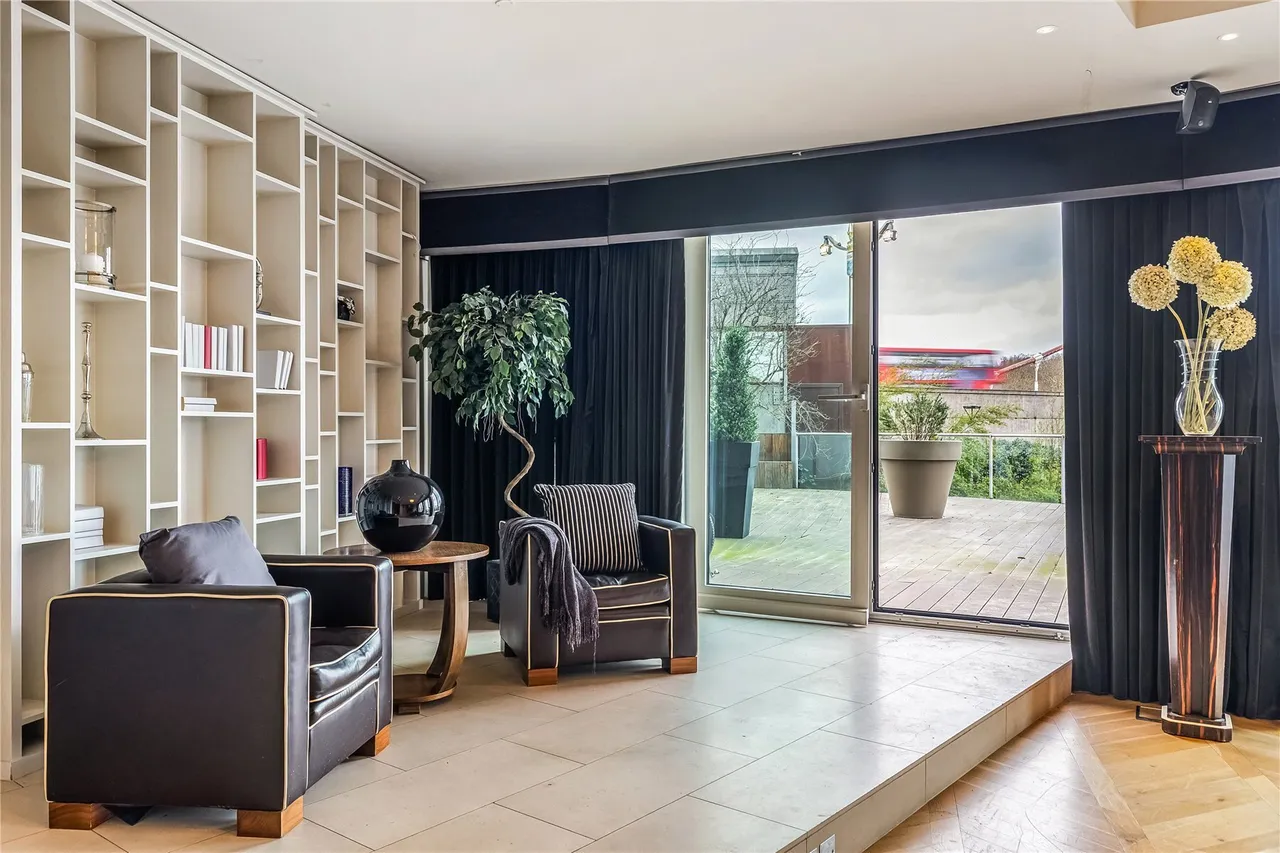 Queenstown Road, London, SW11, photo 8