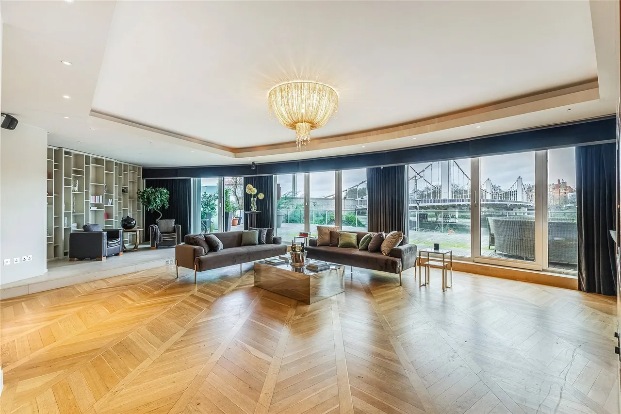 Queenstown Road, London, SW11, photo 2