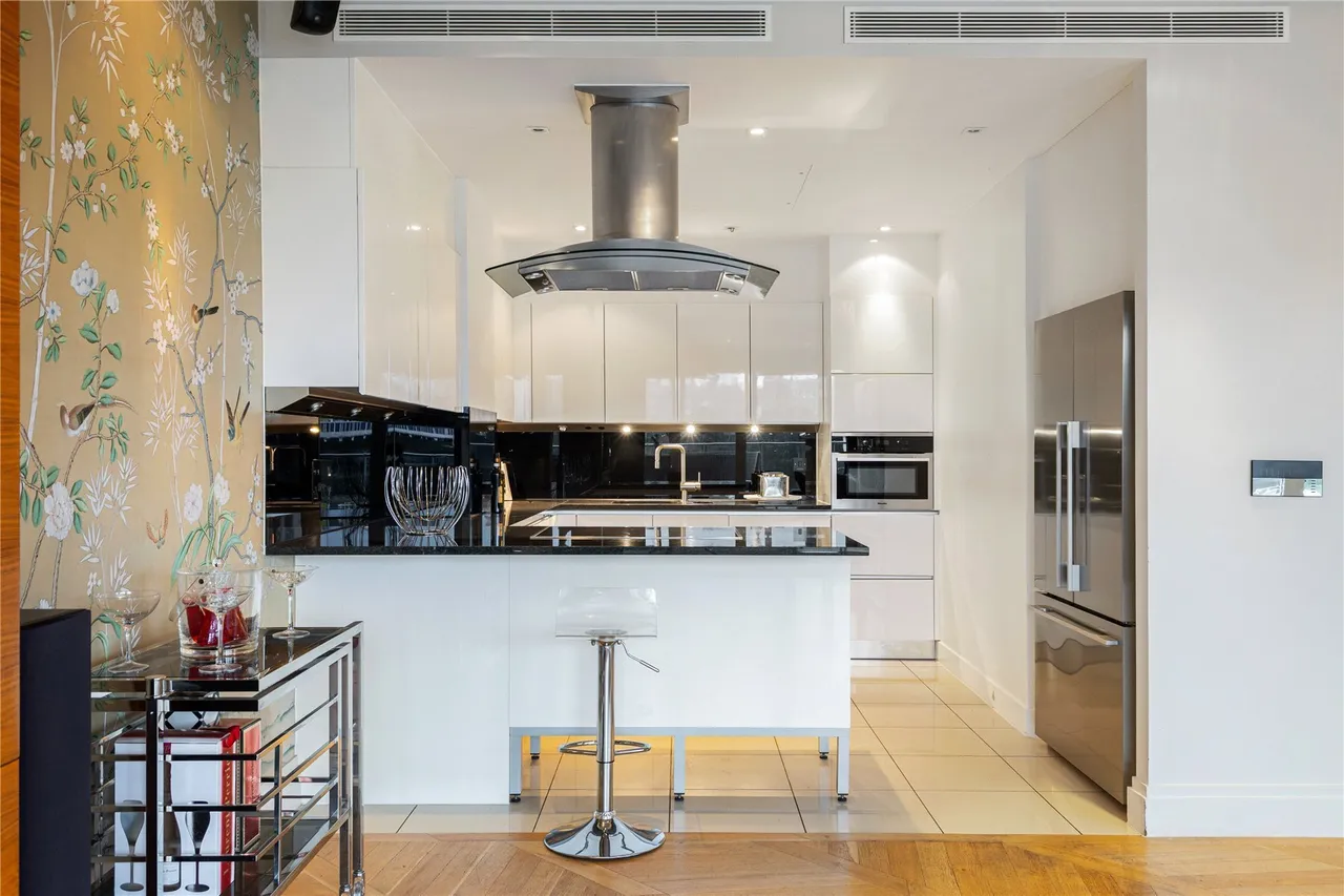Queenstown Road, London, SW11, photo 10