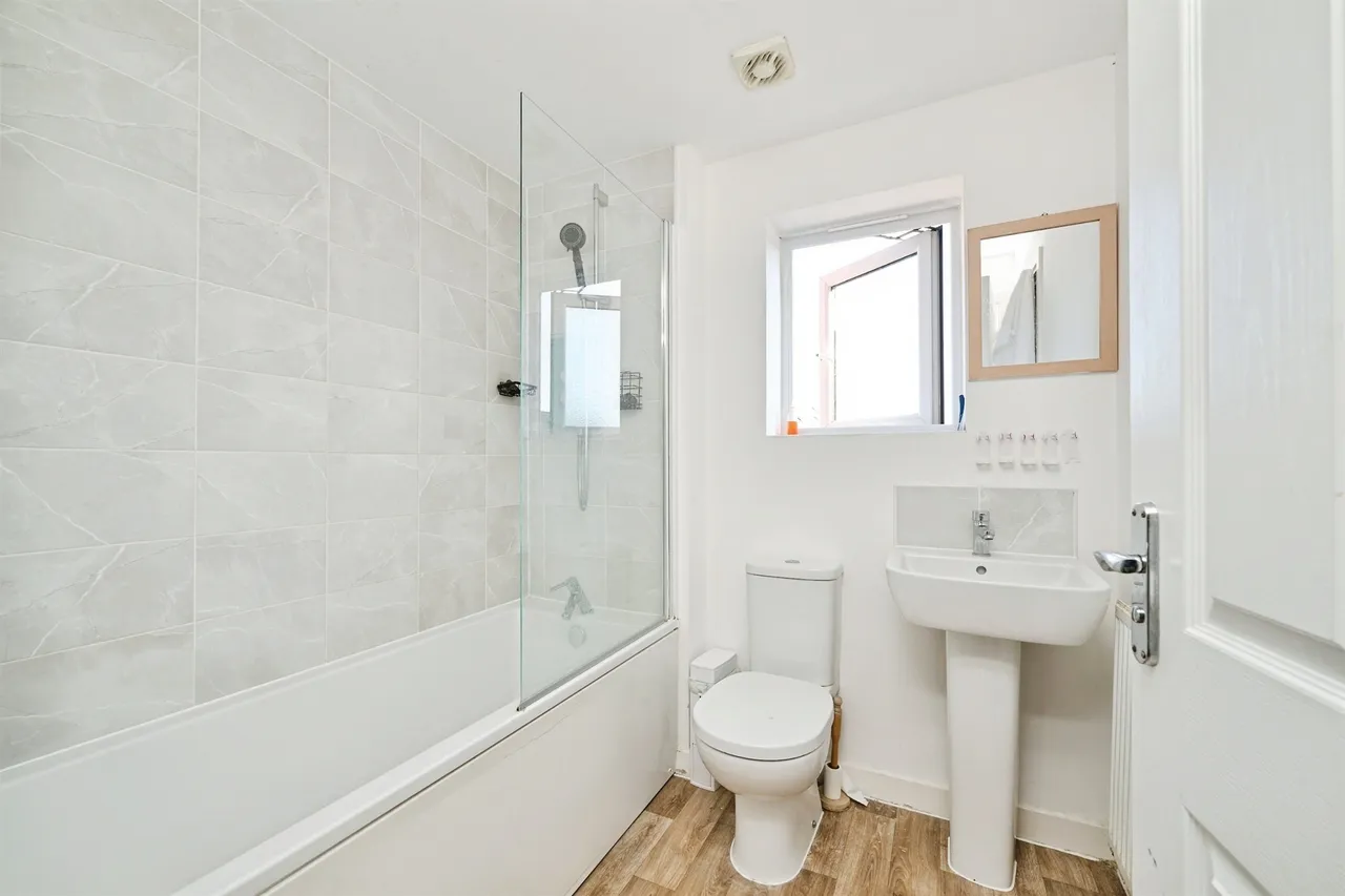 Kentwell Road, Peterborough, PE7, photo 12