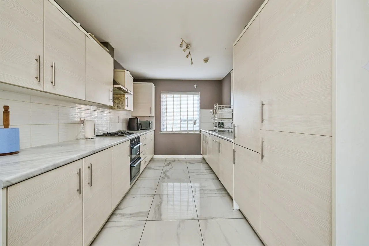 Kentwell Road, Peterborough, PE7, photo 2