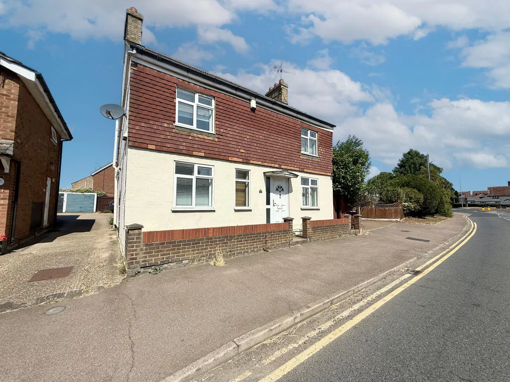 4 bed house for sale — High Street, Westoning MK45 5JG