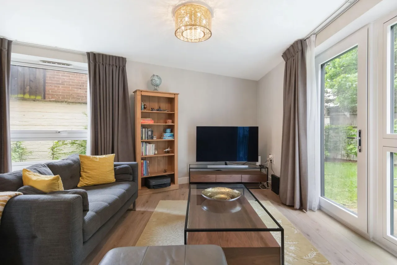 Woodthorpe Road, Ashford, TW15, photo 2