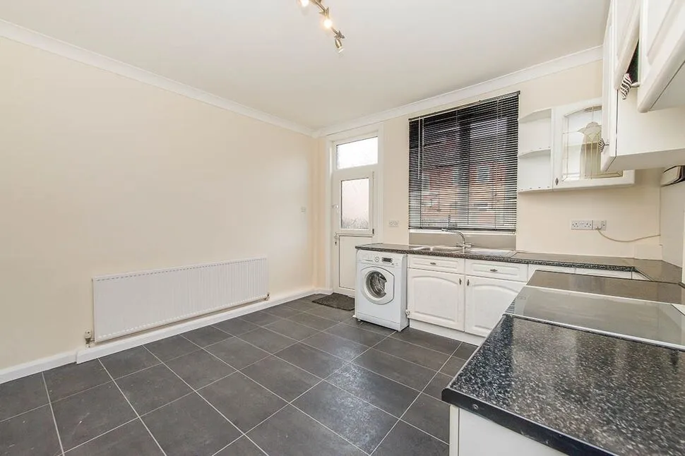Hugh Street, Castleford, WF10, photo 4