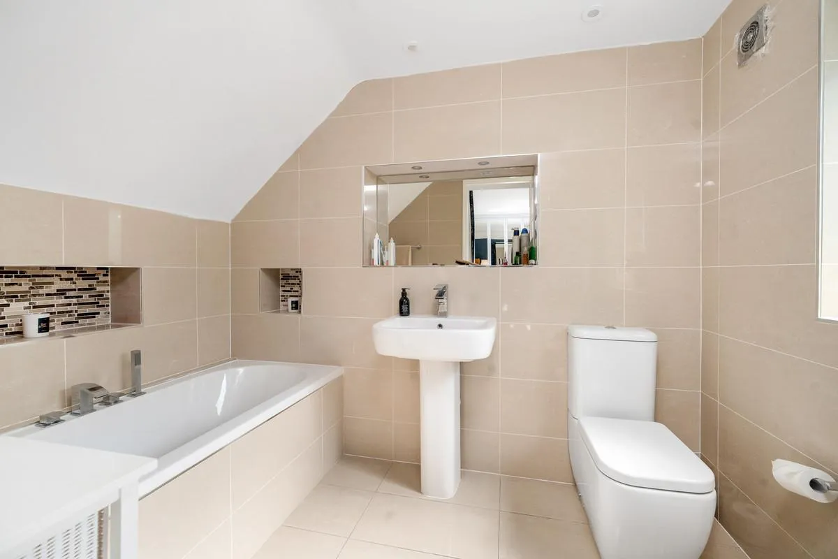 Grange Park, Cropwell Butler, NG12, photo 14