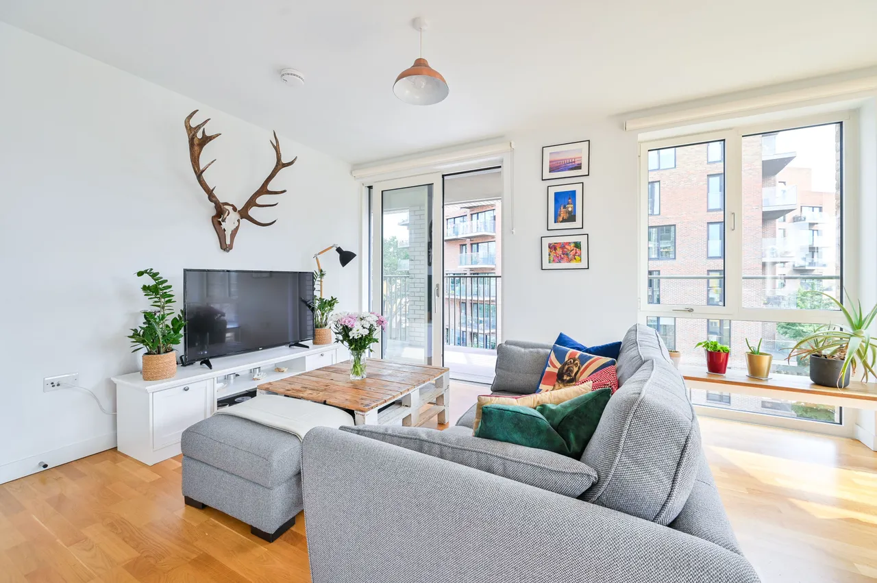 2 bed flat to rent, London, SE17