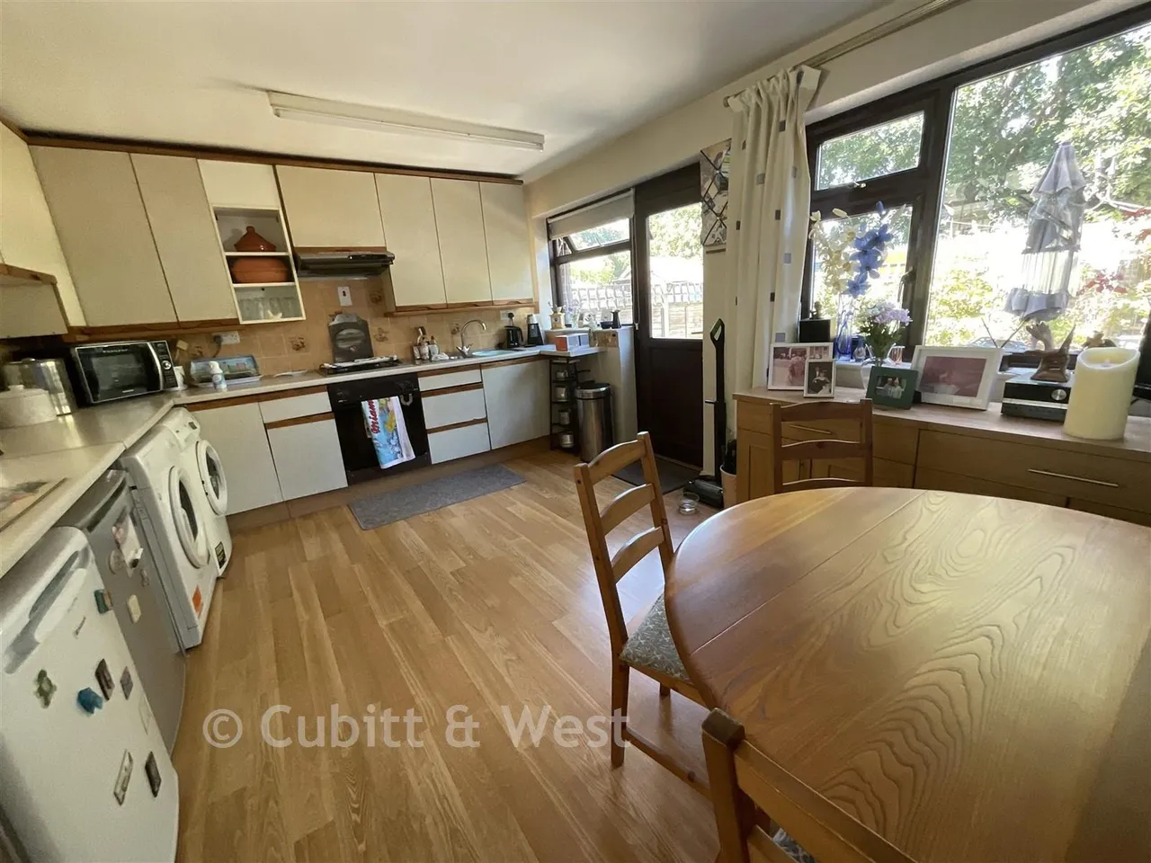 Cherrywood Gardens, Hayling Island, PO11, photo 3