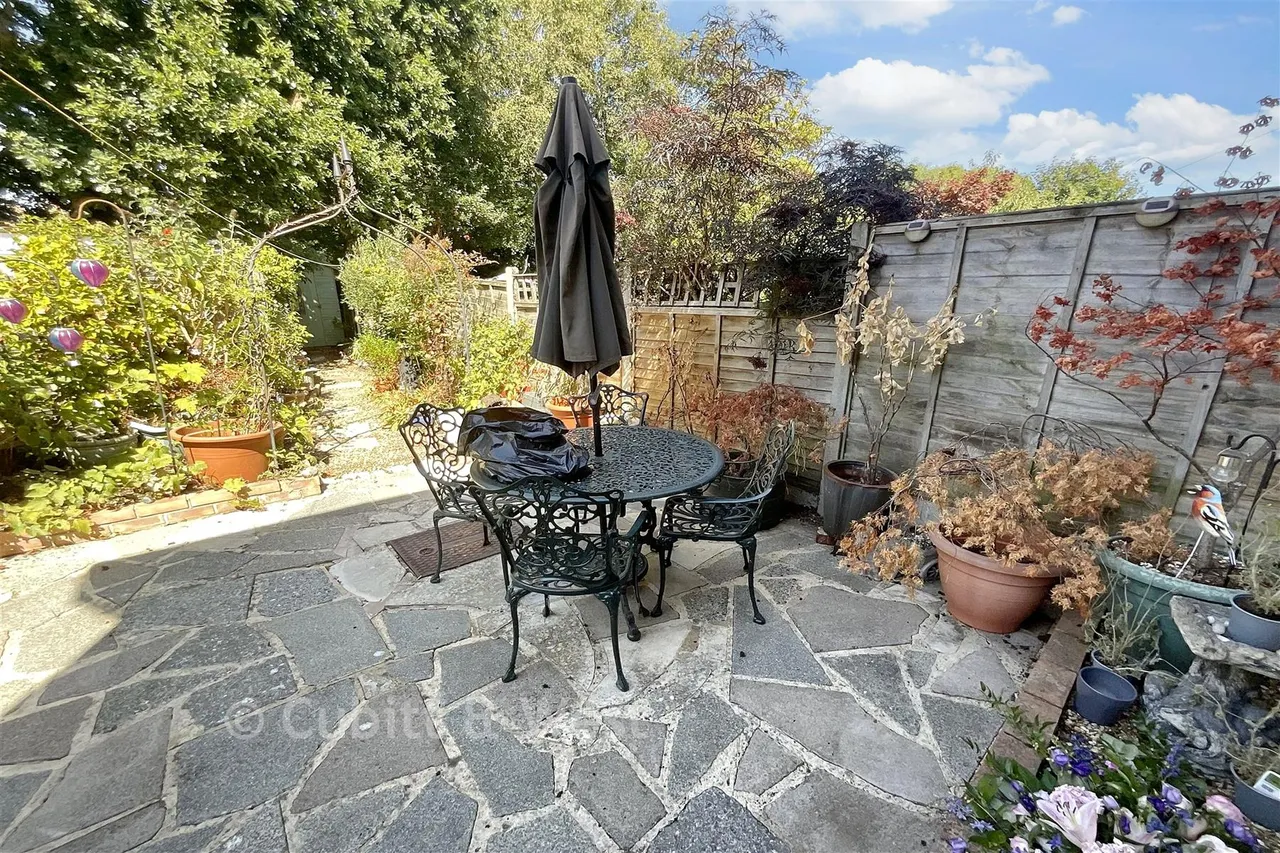 Cherrywood Gardens, Hayling Island, PO11, photo 4