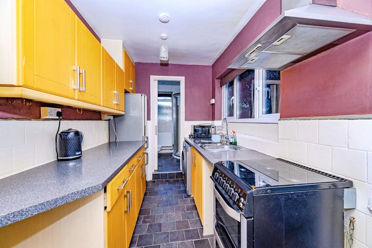 Butlin Road, Luton, Bedfordshire, LU1, photo 5