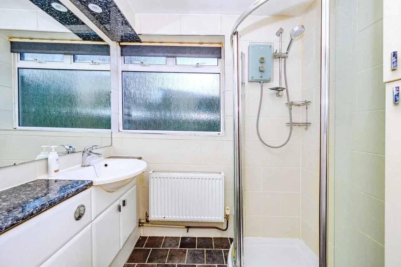 Butlin Road, Luton, Bedfordshire, LU1, photo 6