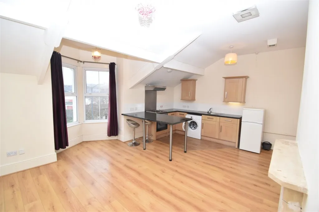 Tachbrook Road, Leamington Spa, photo 3