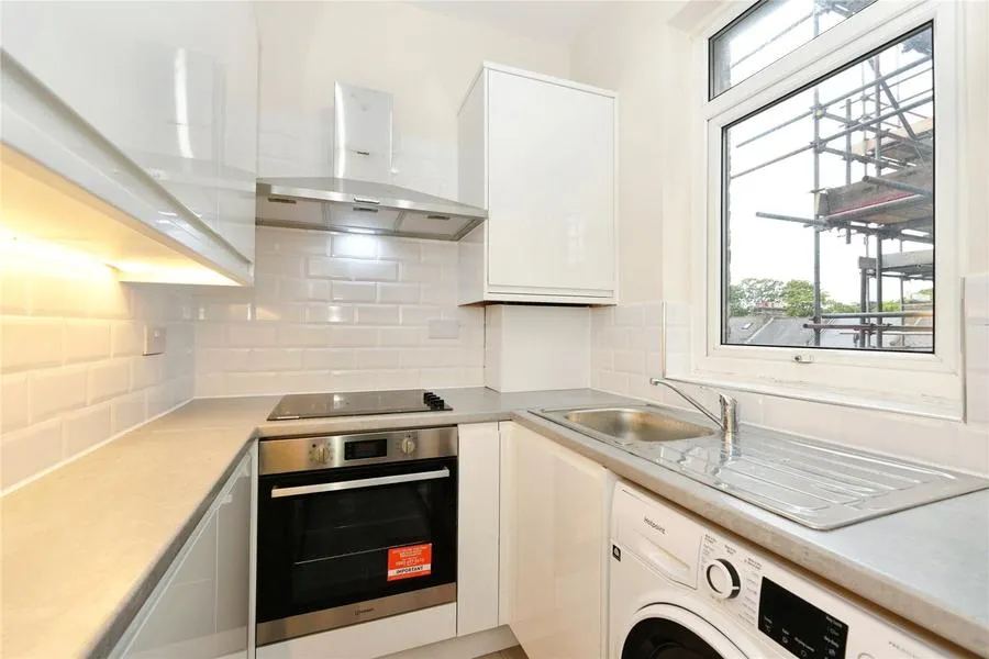 Lee High Road, London, SE13, photo 6