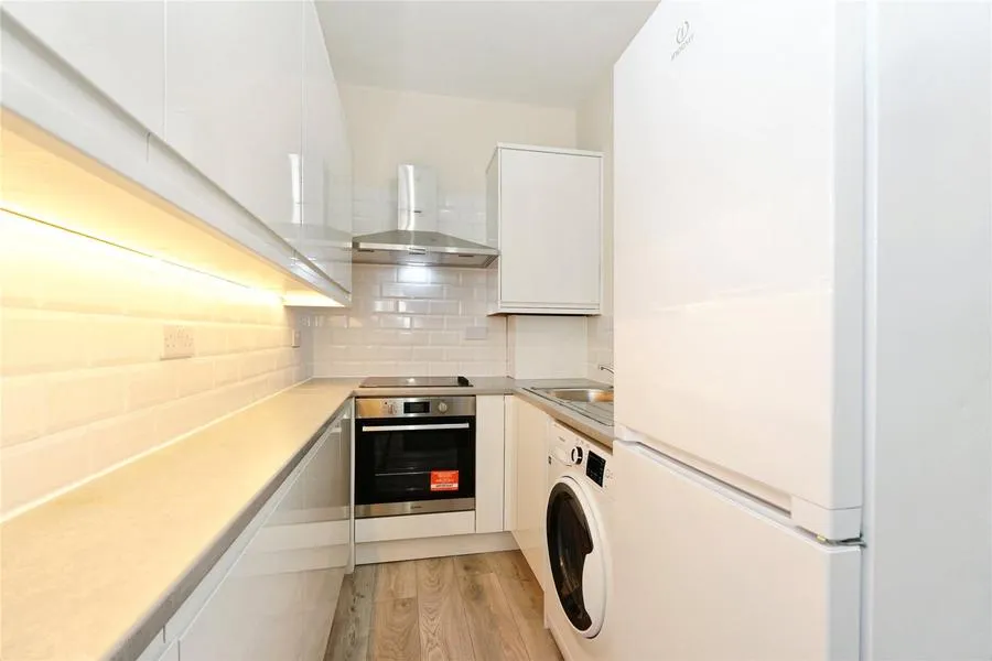 Lee High Road, London, SE13, photo 3