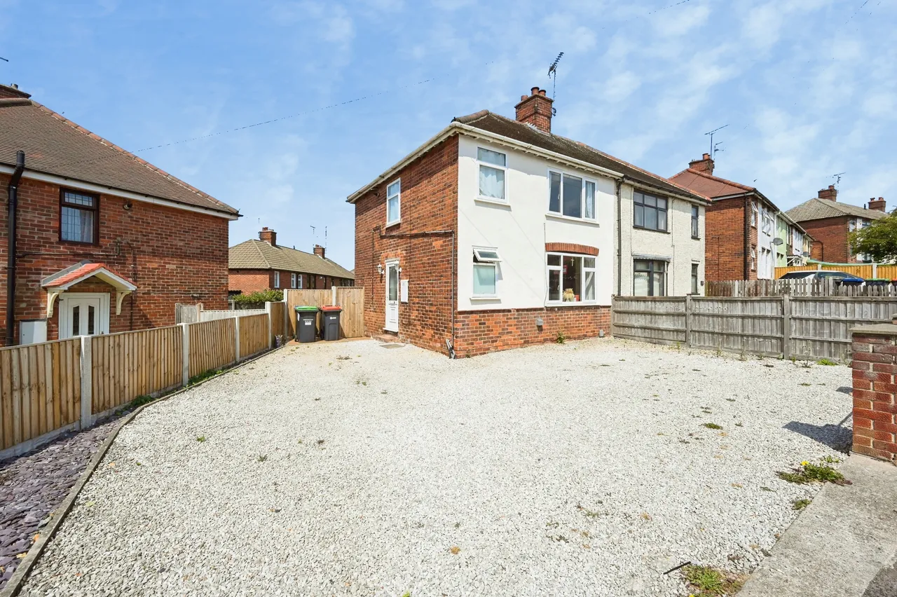 3 bed house for sale, Kirkby Road, Sutton-In-Ashfield, NG17
