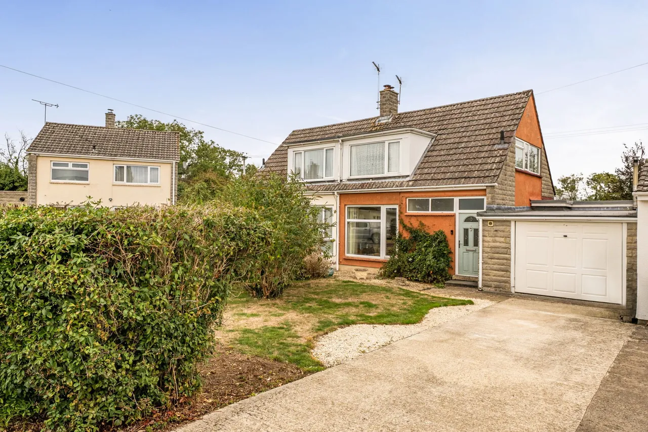 Newleaze Park, Broughton Gifford, photo 2