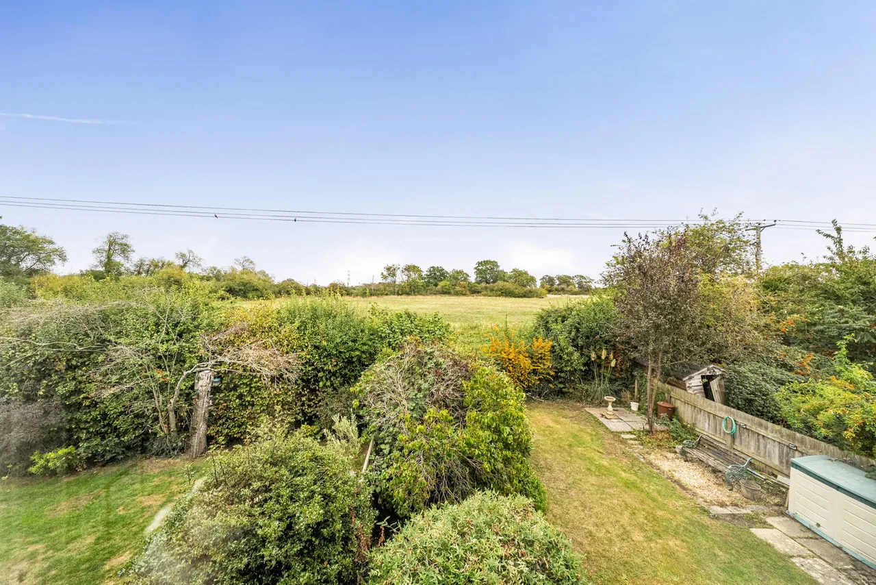 3 bed house for sale, Newleaze Park, Broughton Gifford