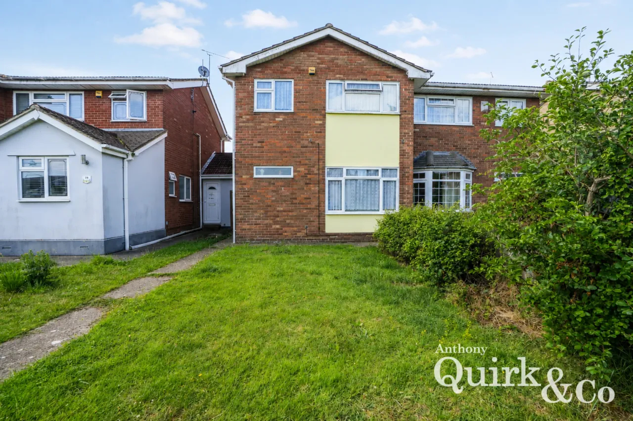 3 bed property for sale, Tantelen Road, Canvey Island, SS8