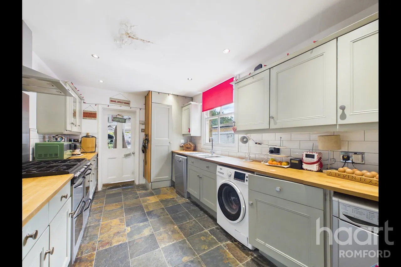 Western Road, Romford, RM1, photo 13