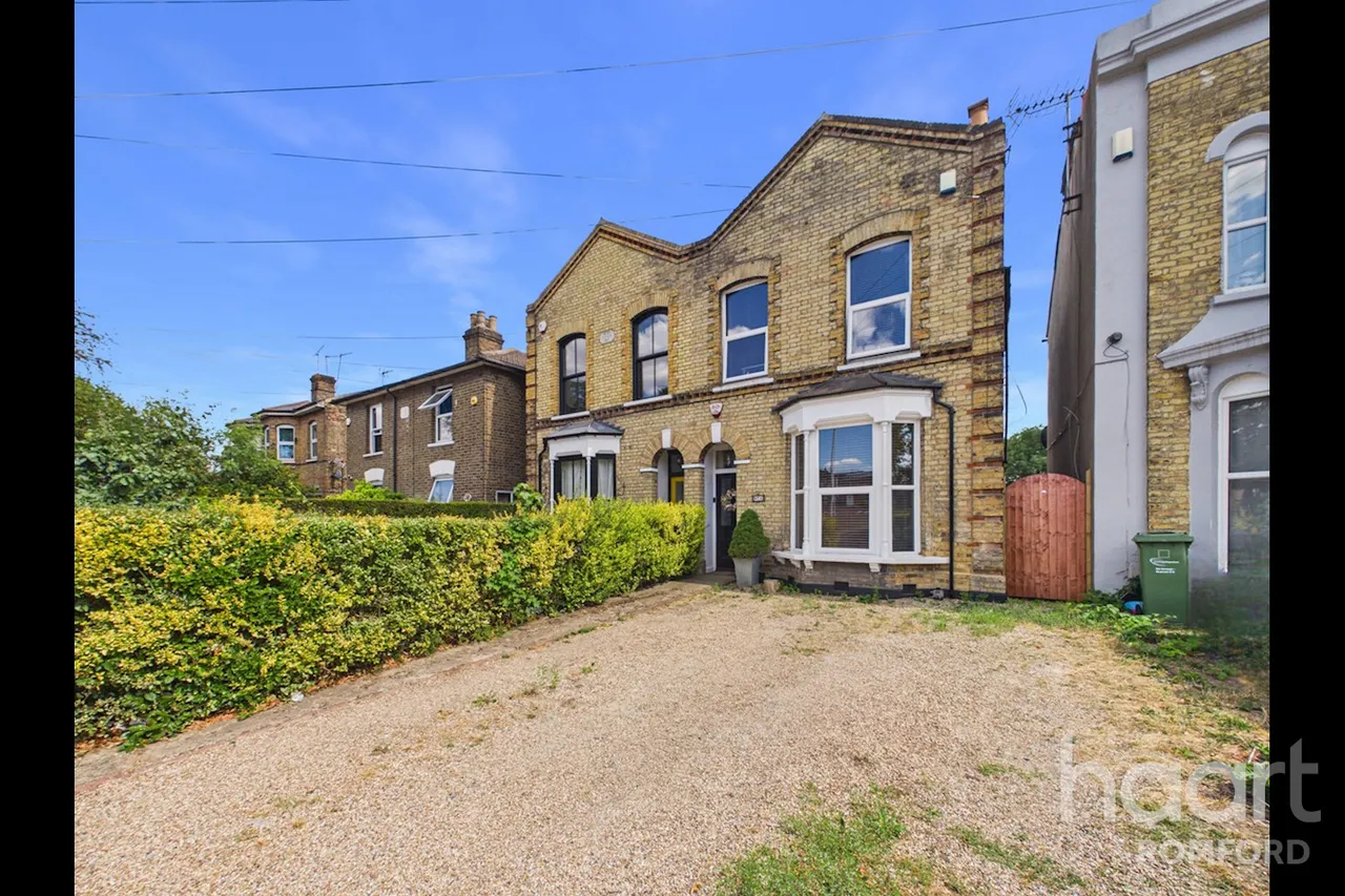 4 bed house for sale, Western Road, Romford, RM1