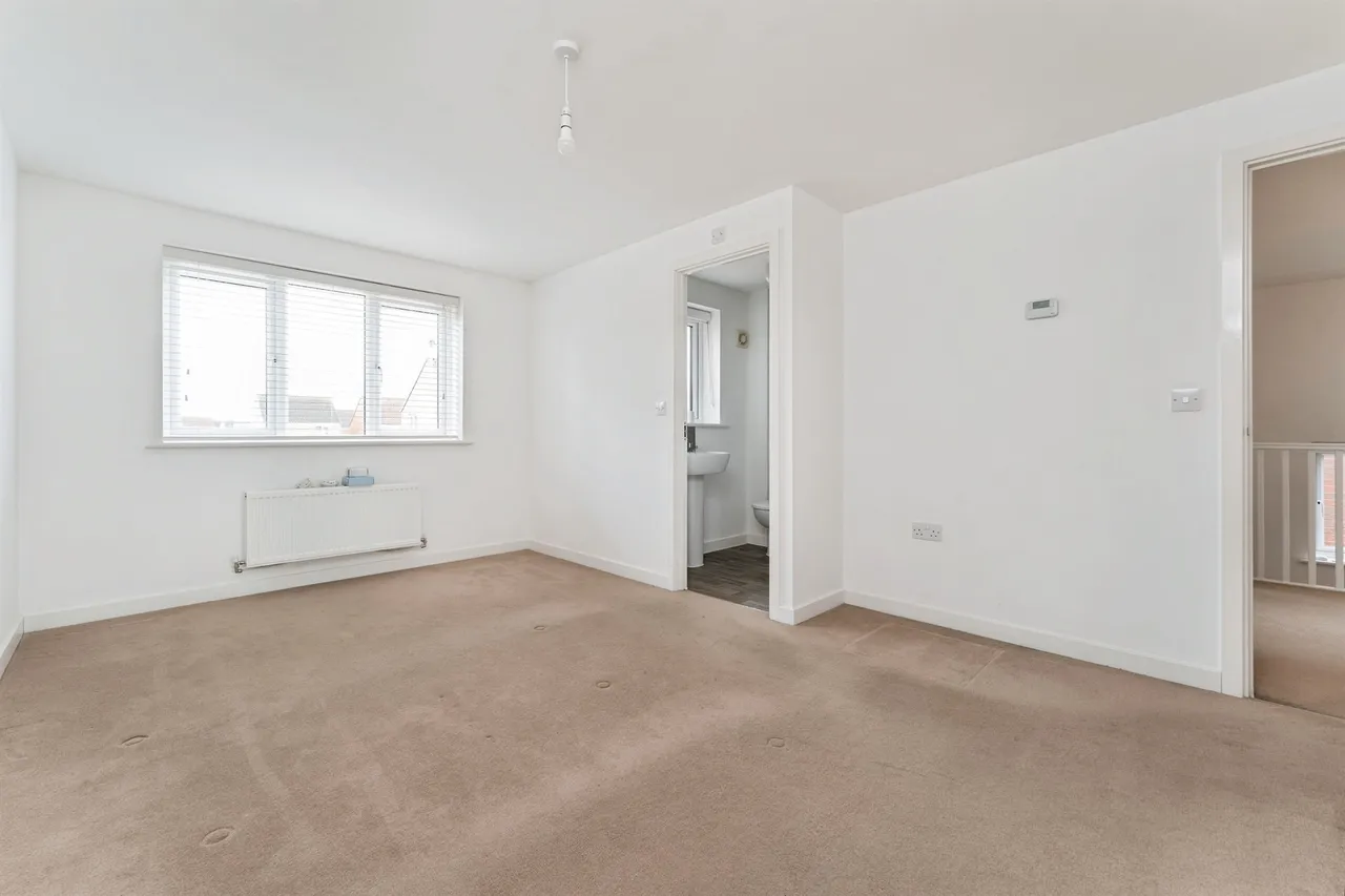 Harrow Drive, Bury St. Edmunds, IP28, photo 10