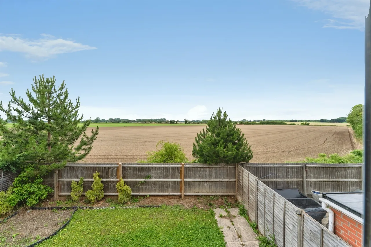 Harrow Drive, Bury St. Edmunds, IP28, photo 16