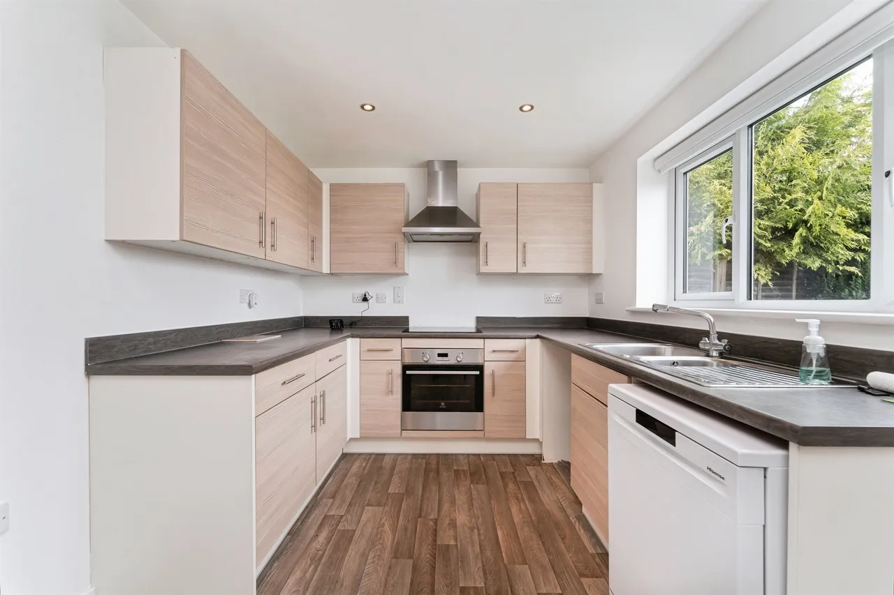 Harrow Drive, Bury St. Edmunds, IP28, photo 2