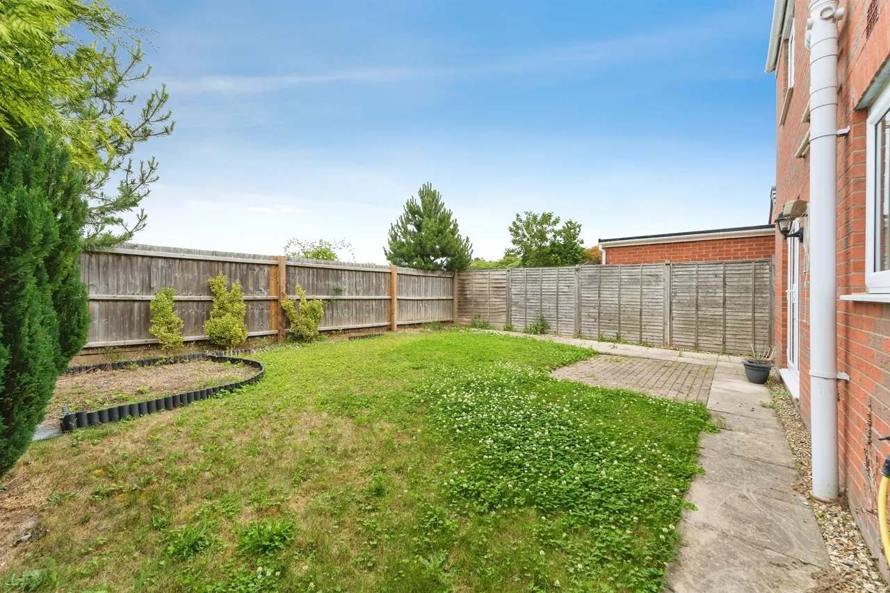 Harrow Drive, Bury St. Edmunds, IP28, photo 17