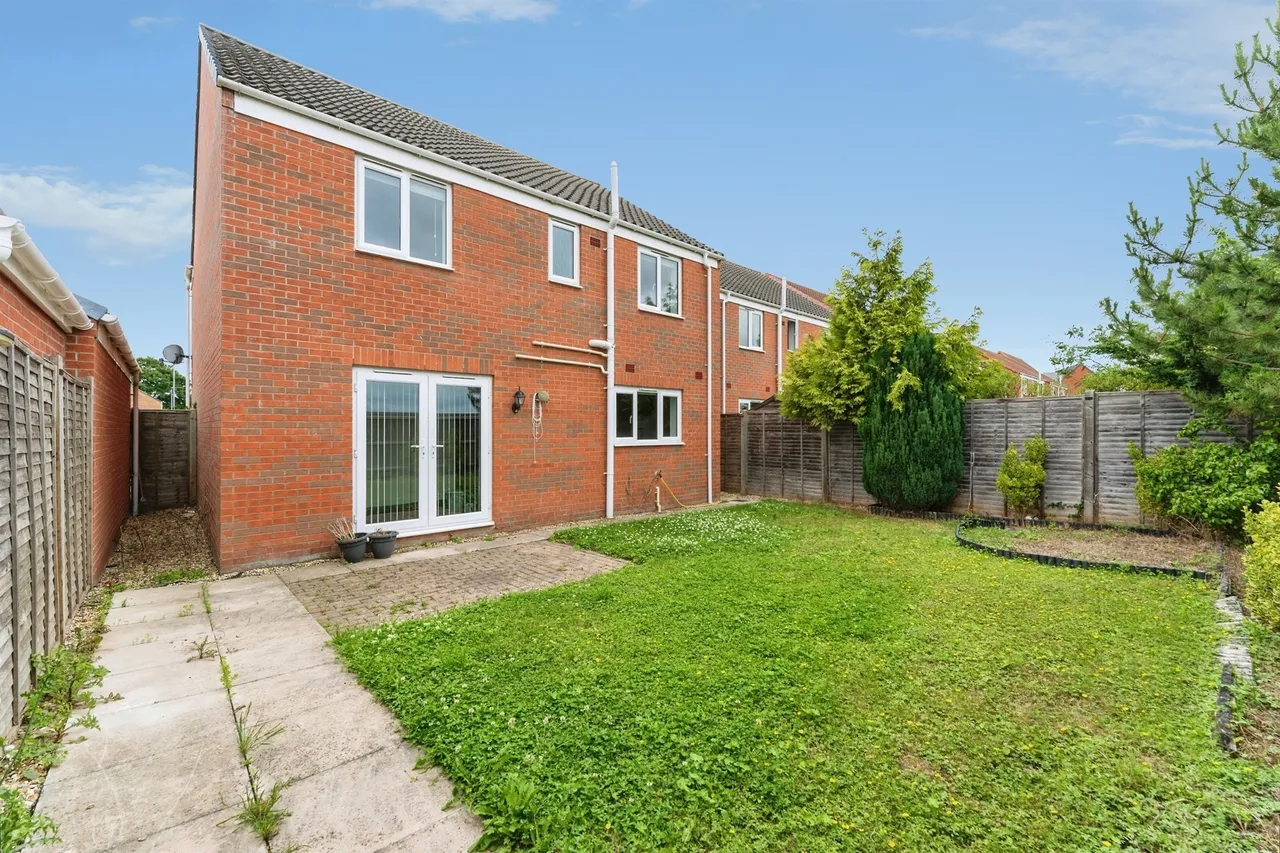 Harrow Drive, Bury St. Edmunds, IP28, photo 18