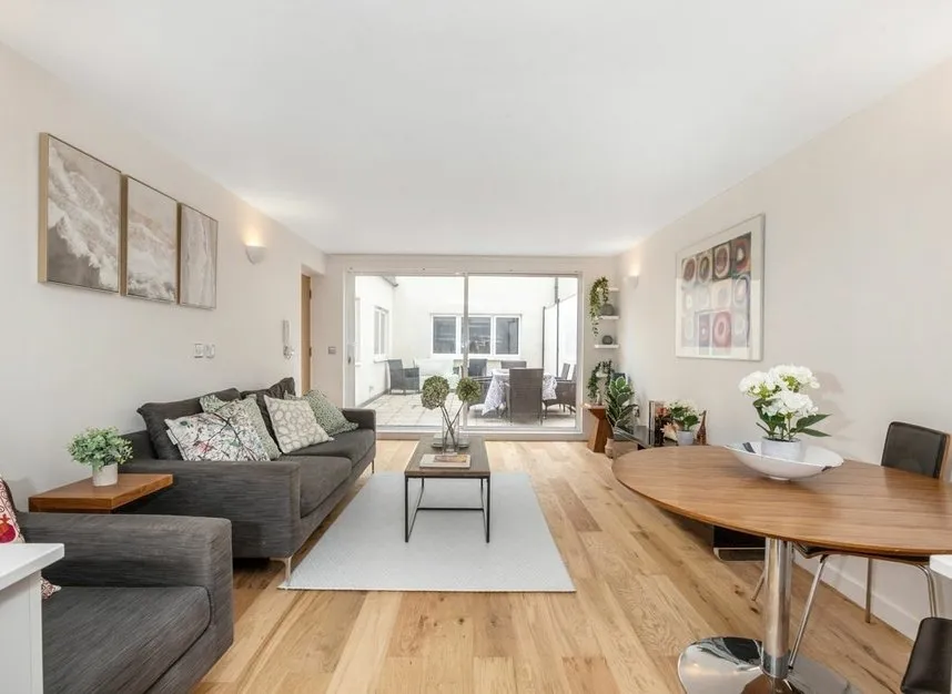 2 bed flat for sale — Sternhall Lane, Peckham, SE15