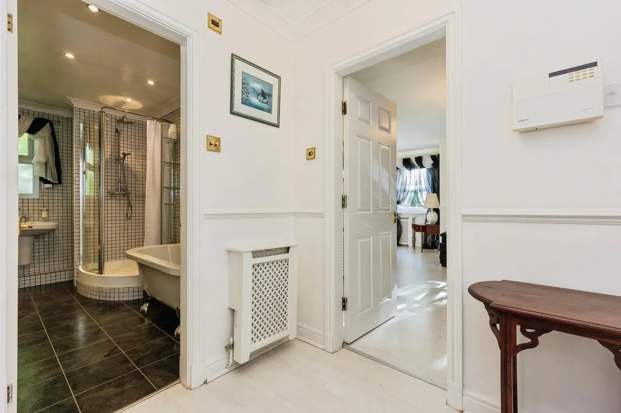 Ellesmere Road, Manchester, M30, photo 6