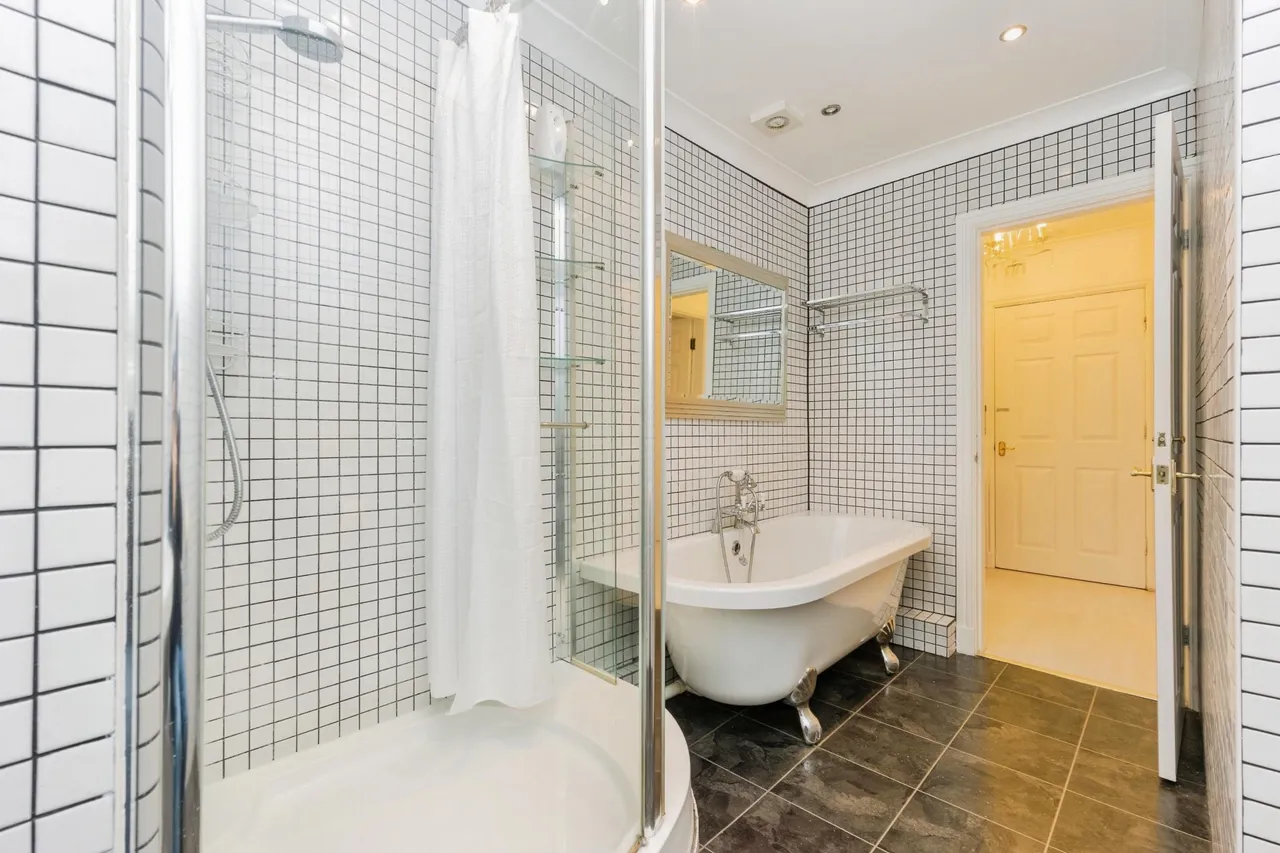 Ellesmere Road, Manchester, M30, photo 9