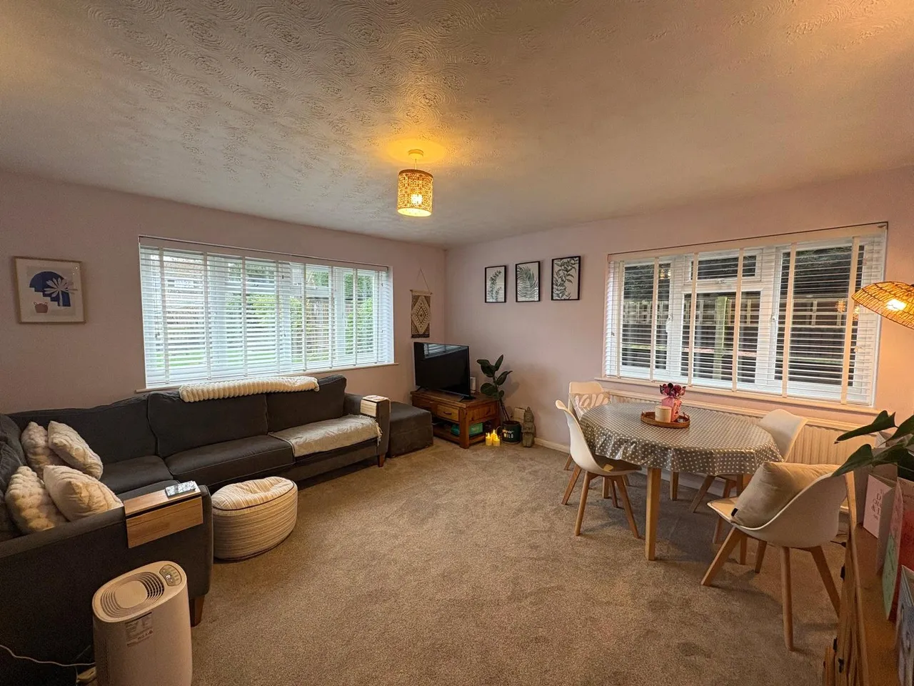 Orchard House, Lambourne Way, Tongham, Surrey, GU10 1AD, photo 2