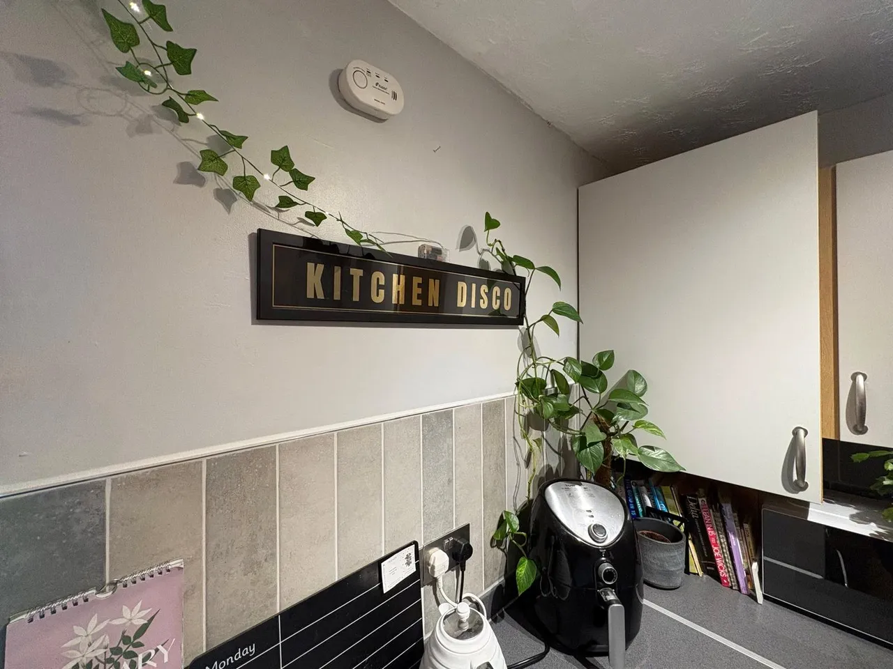 Orchard House, Lambourne Way, Tongham, Surrey, GU10 1AD, photo 5